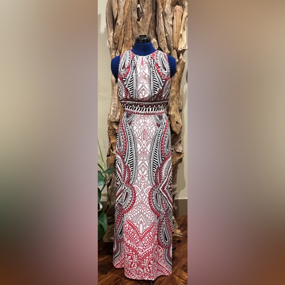 Long Sleeveless Pattered Dress